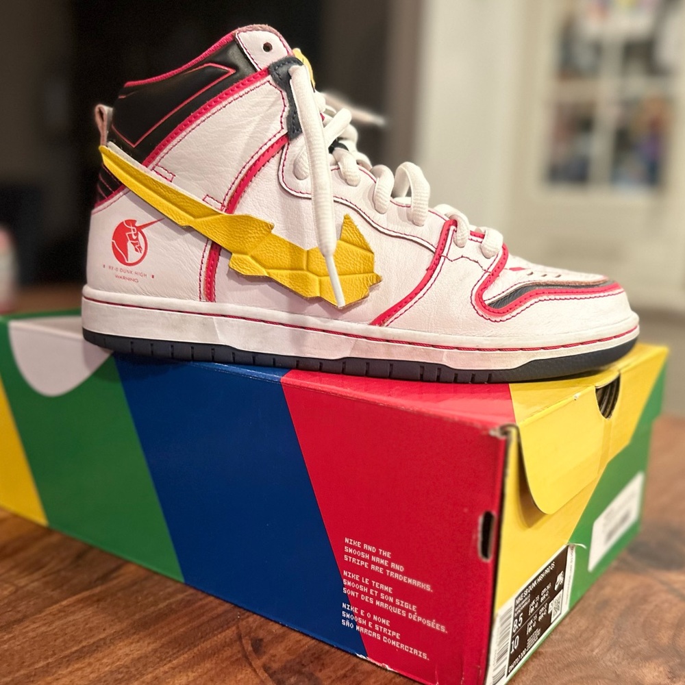 Nike SB Dunks: Gundam Unicorn